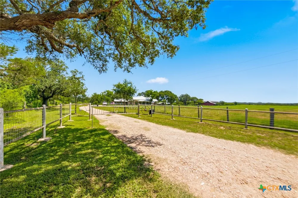 3298 CR 132 Hallettsville, TX 77964