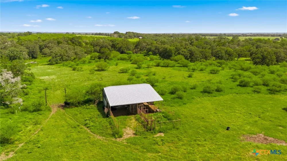 3298 CR 132 Hallettsville, TX 77964