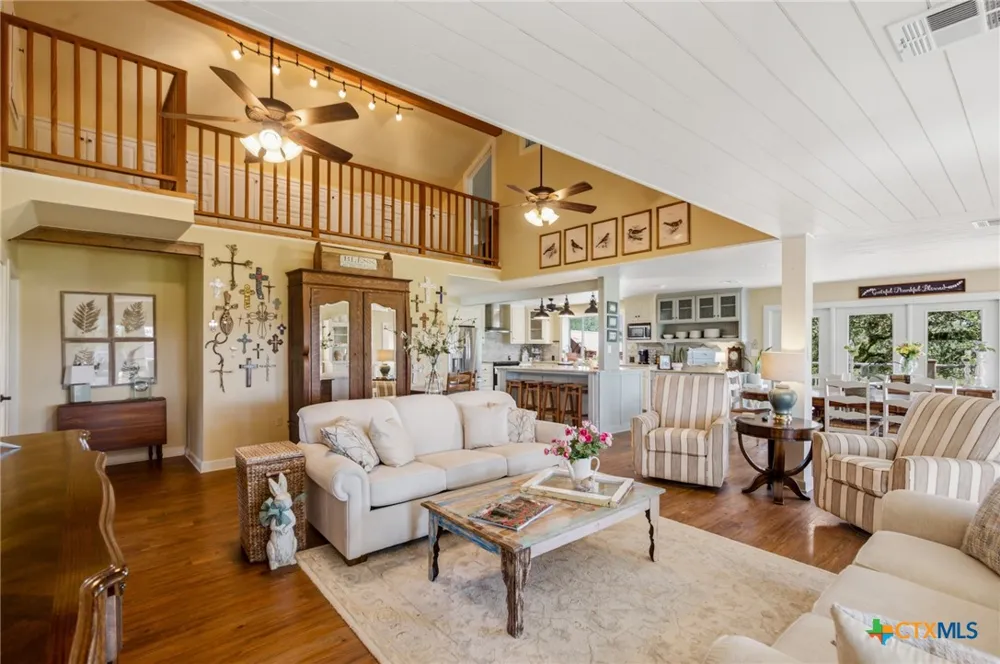3298 CR 132 Hallettsville, TX 77964