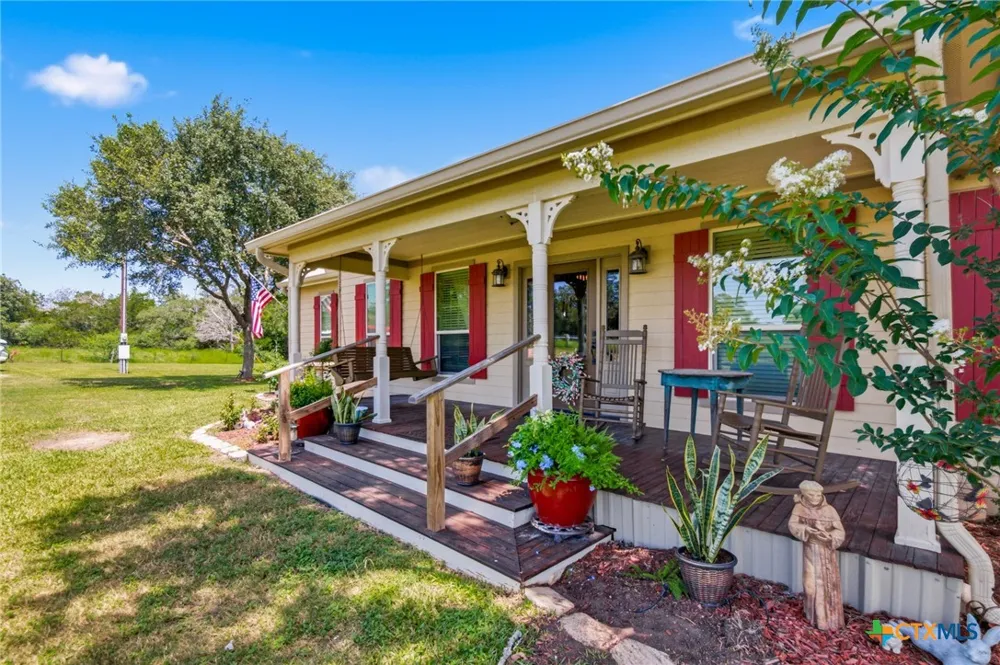 3298 CR 132 Hallettsville, TX 77964