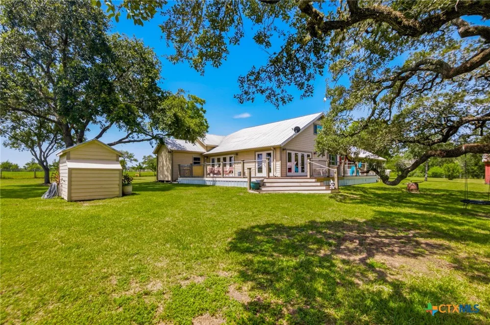 3298 CR 132 Hallettsville, TX 77964