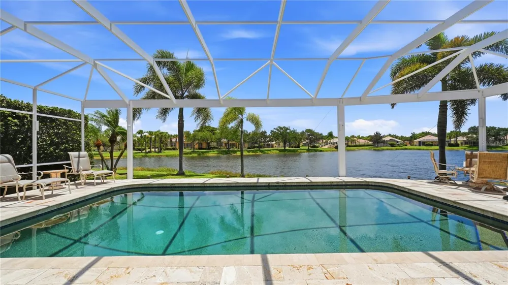 8672 DOLCE LANE Sarasota, FL 34238