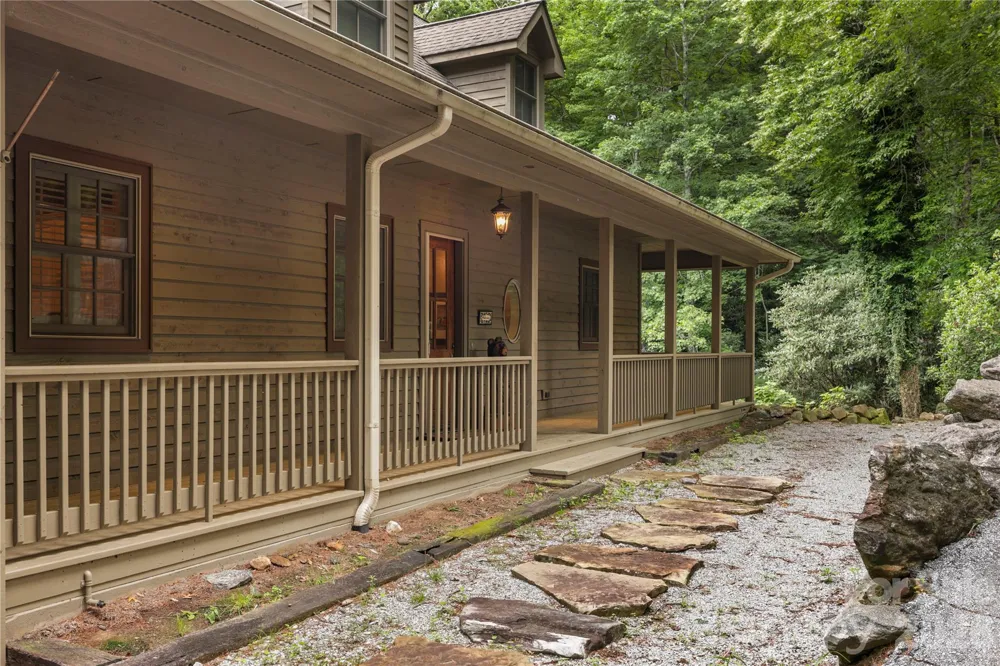 911 Buckberry Drive Sapphire, NC 28774
