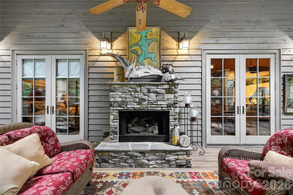 911 Buckberry Drive Sapphire, NC 28774