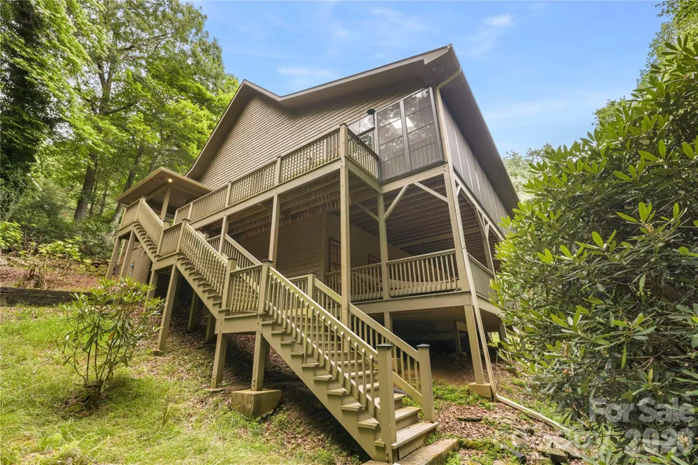 911 Buckberry Drive Sapphire, NC 28774