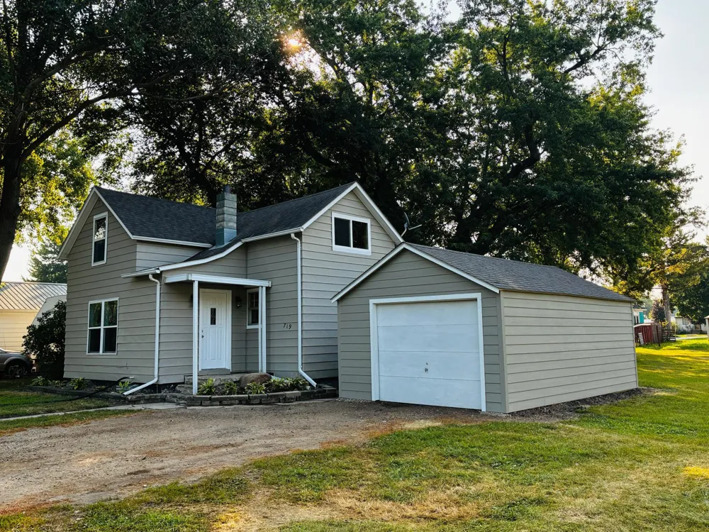 719 2nd Avenue Brewster, MN 56119