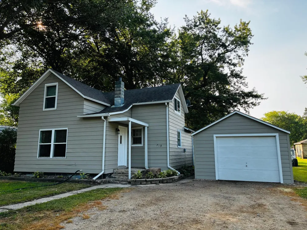 719 2nd Avenue Brewster, MN 56119