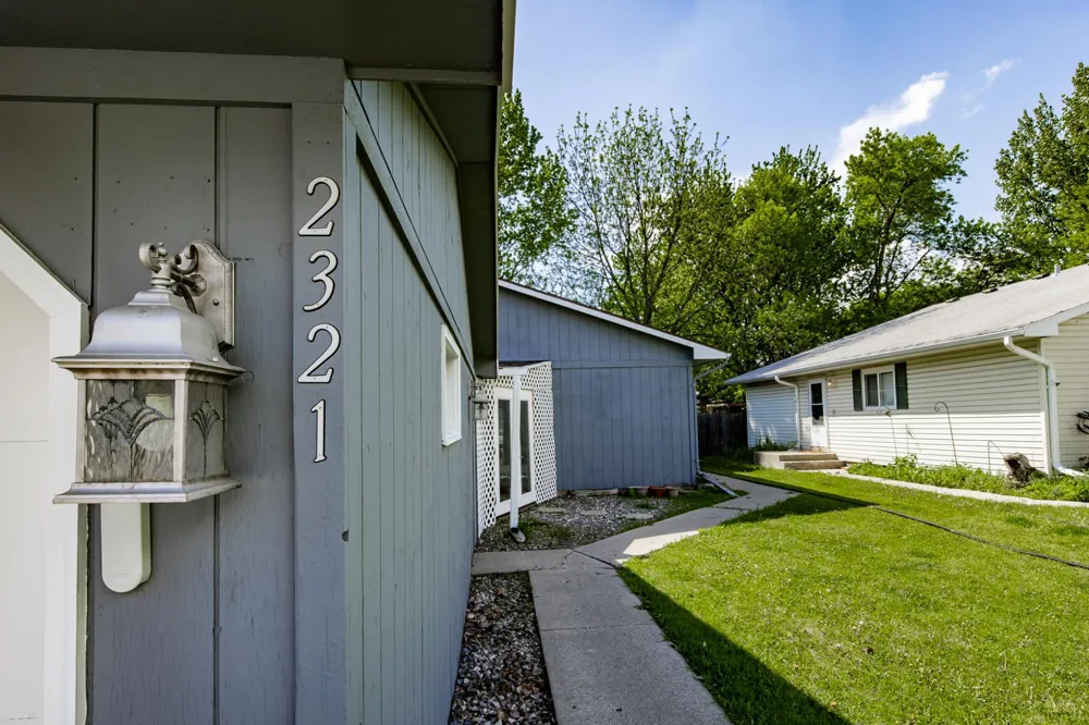 2321 Country Club Parkway Moorhead, MN 56560