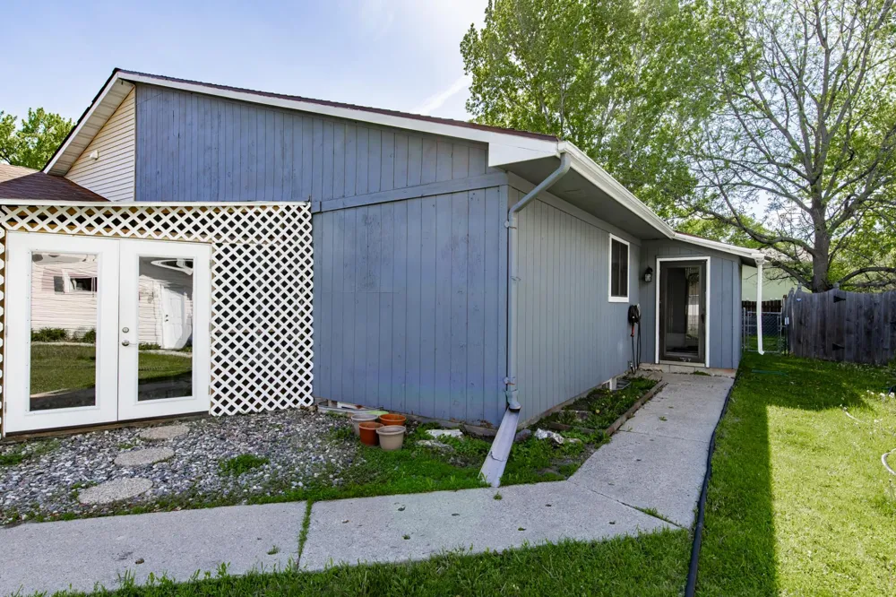 2321 Country Club Parkway Moorhead, MN 56560