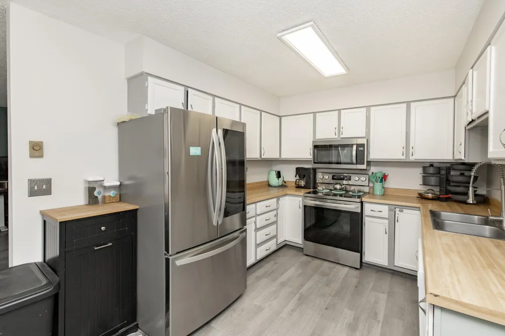 2321 Country Club Parkway Moorhead, MN 56560
