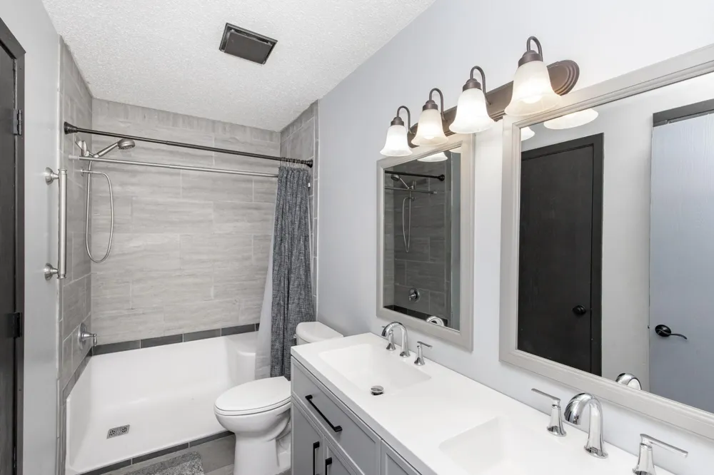 2321 Country Club Parkway Moorhead, MN 56560