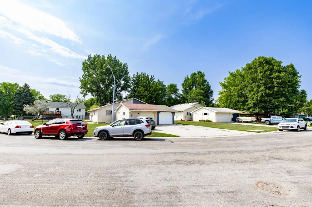 2321 Country Club Parkway Moorhead, MN 56560