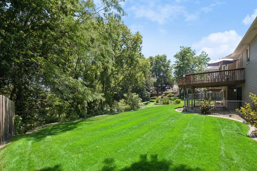 314 Wedgewood Drive Mahtomedi, MN 55115