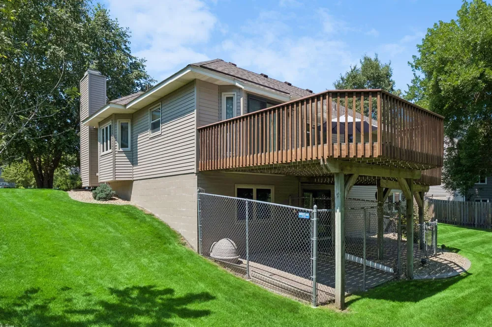 314 Wedgewood Drive Mahtomedi, MN 55115