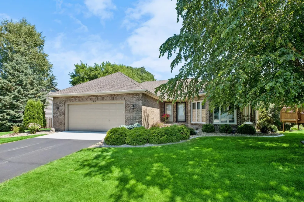 314 Wedgewood Drive Mahtomedi, MN 55115