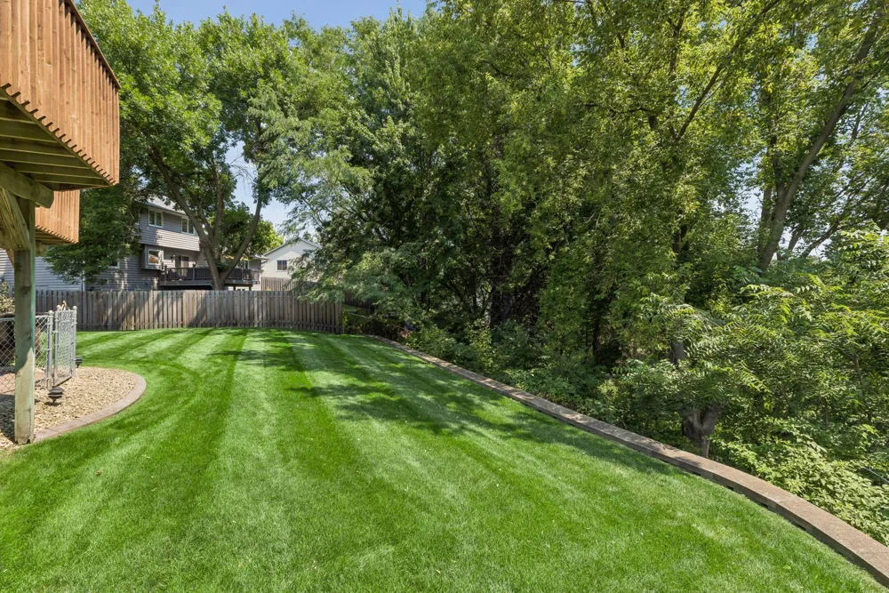 314 Wedgewood Drive Mahtomedi, MN 55115