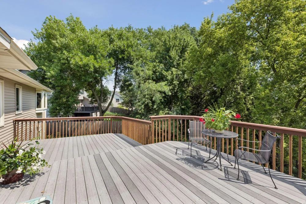 314 Wedgewood Drive Mahtomedi, MN 55115