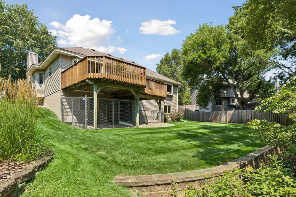 314 Wedgewood Drive Mahtomedi, MN 55115
