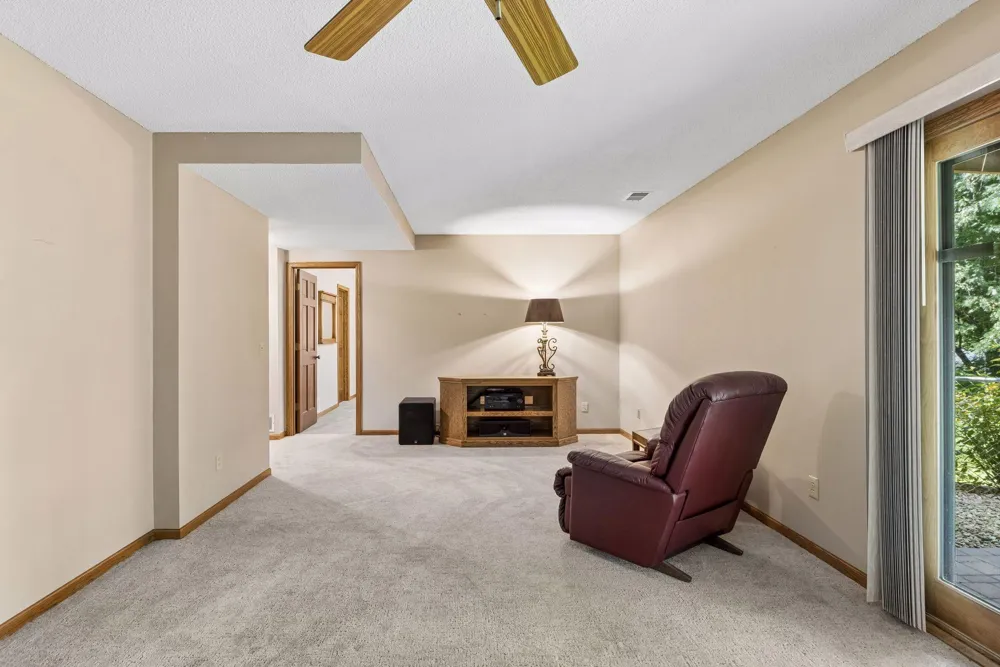 314 Wedgewood Drive Mahtomedi, MN 55115