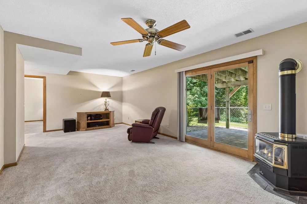 314 Wedgewood Drive Mahtomedi, MN 55115