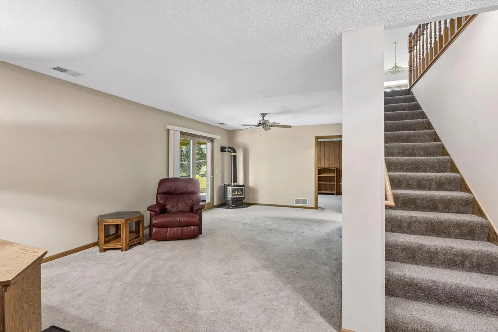 314 Wedgewood Drive Mahtomedi, MN 55115
