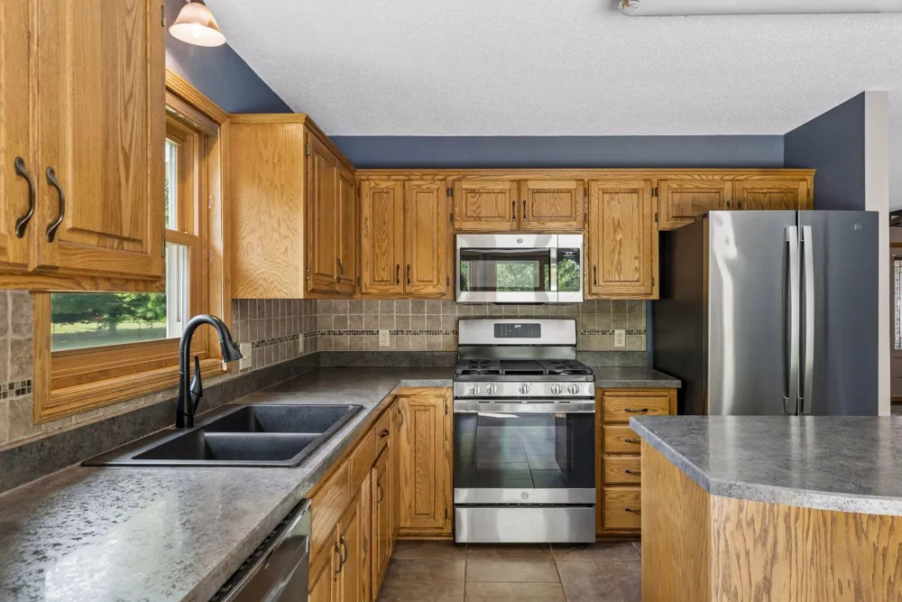 314 Wedgewood Drive Mahtomedi, MN 55115