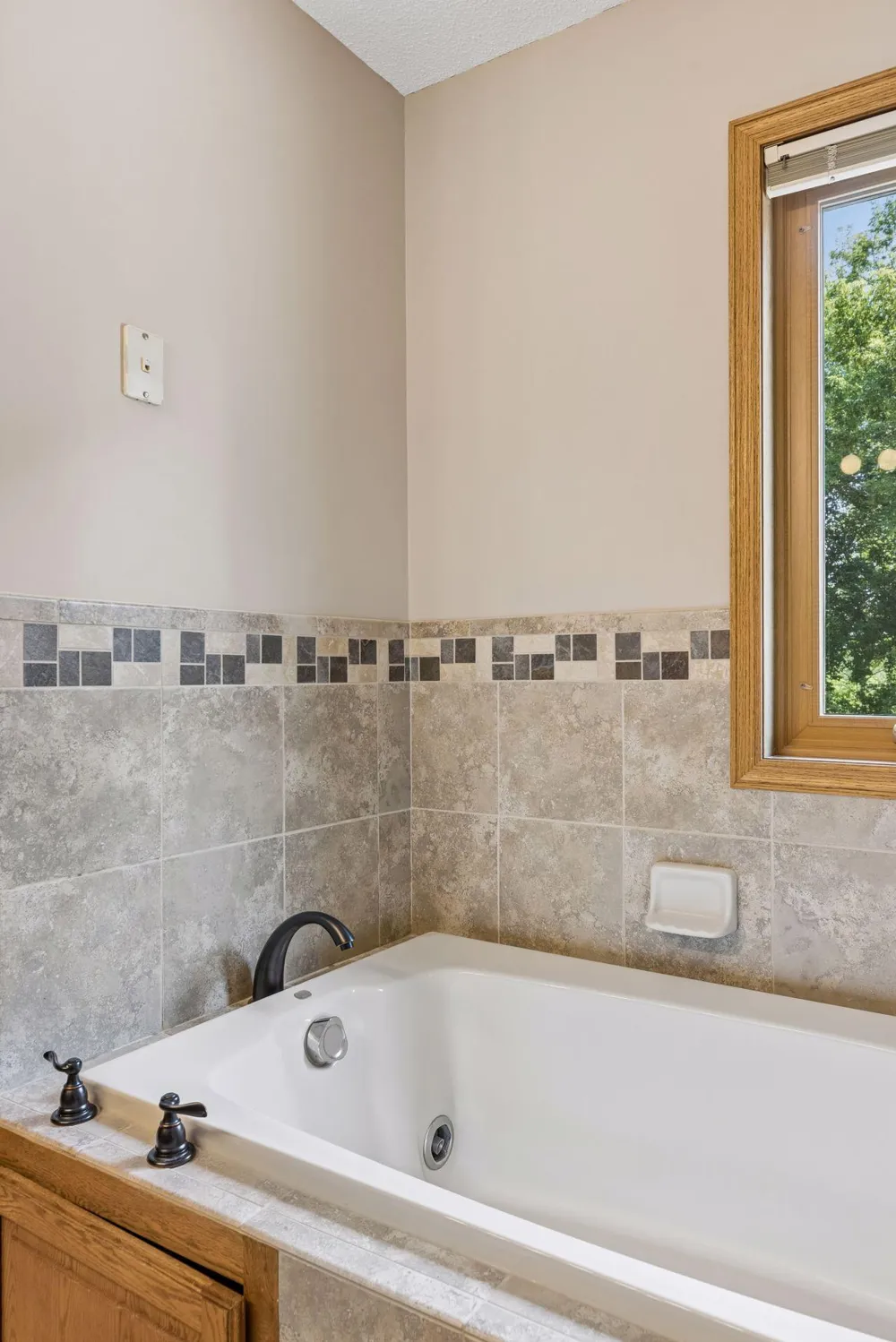 314 Wedgewood Drive Mahtomedi, MN 55115