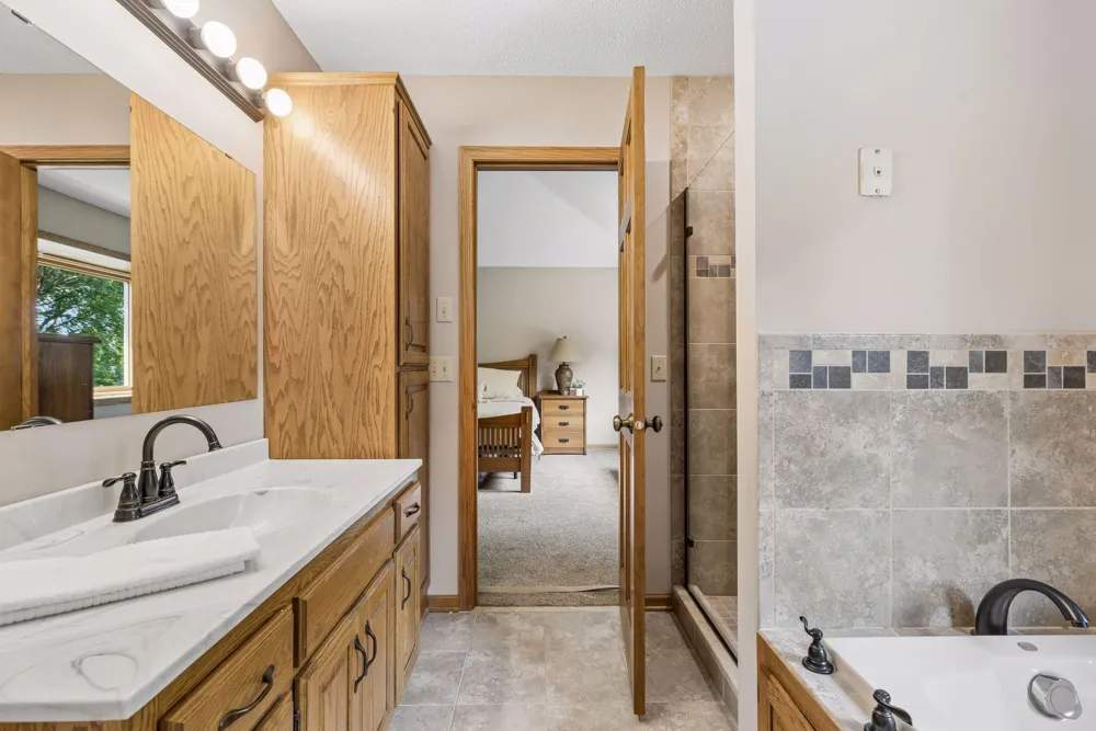 314 Wedgewood Drive Mahtomedi, MN 55115