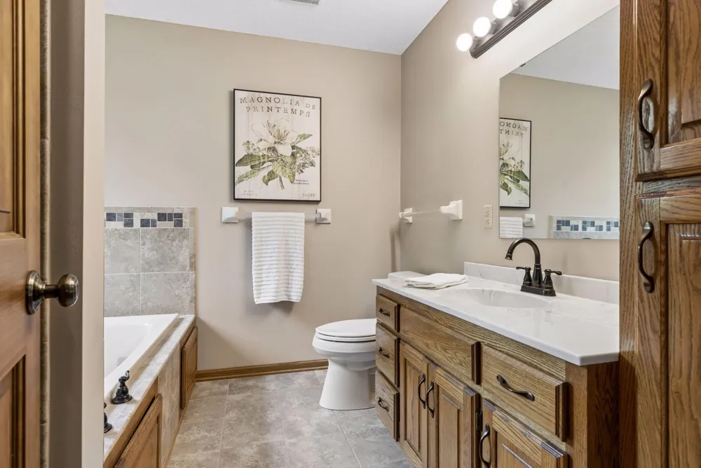 314 Wedgewood Drive Mahtomedi, MN 55115