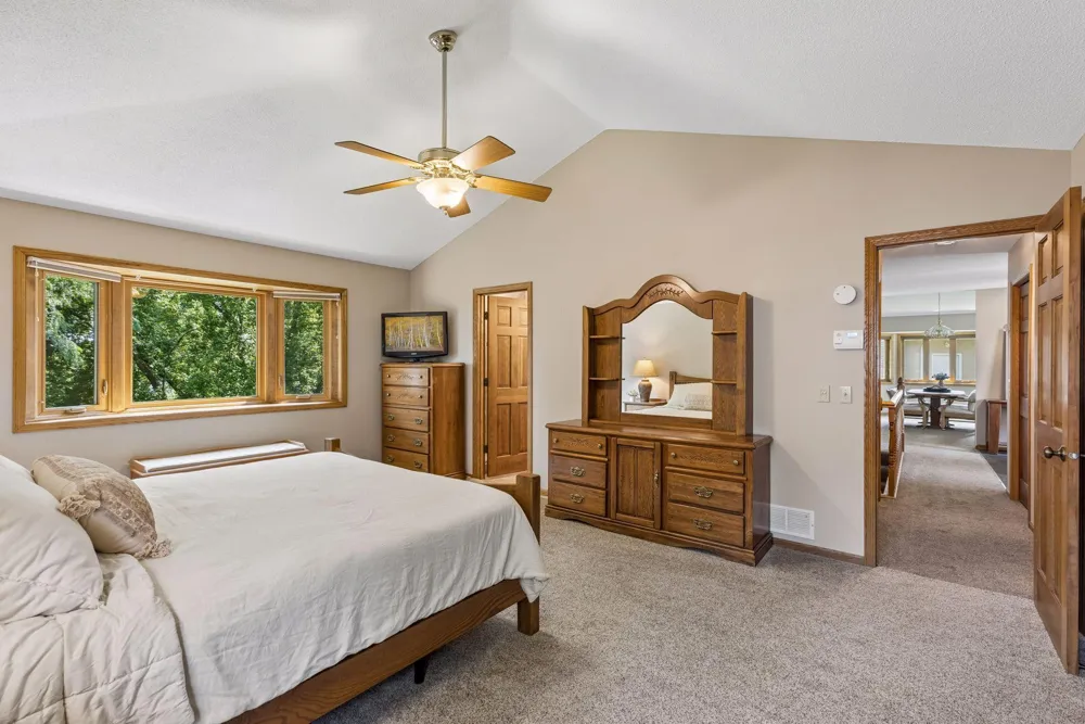 314 Wedgewood Drive Mahtomedi, MN 55115