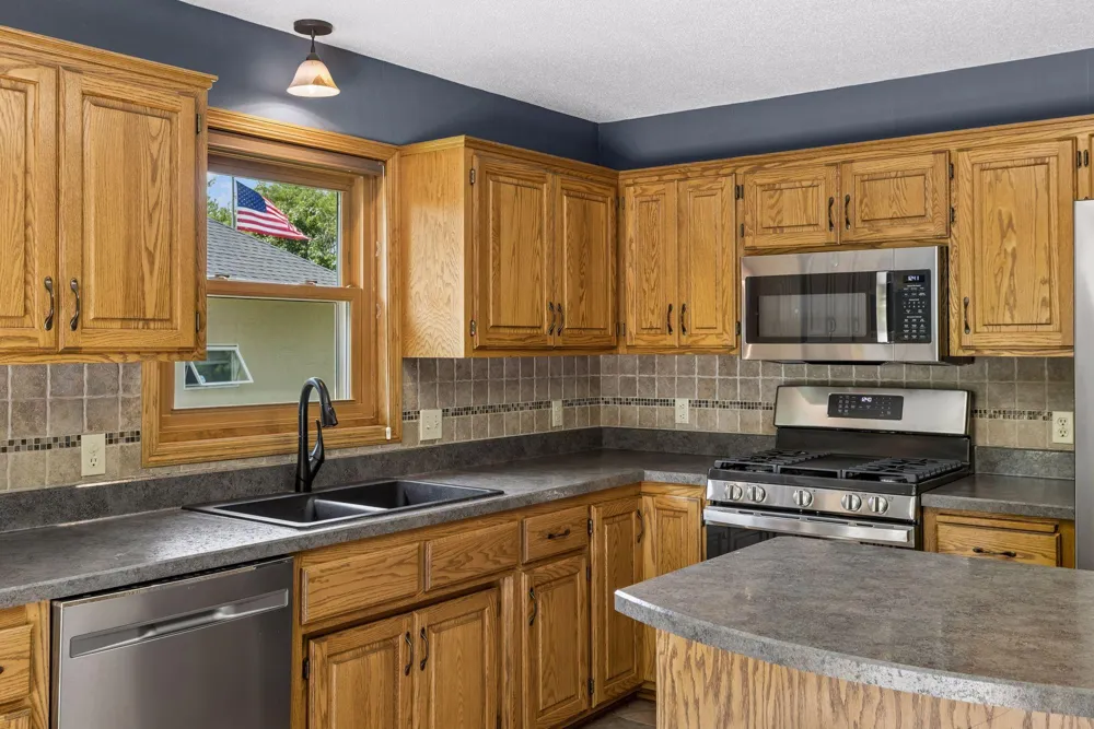 314 Wedgewood Drive Mahtomedi, MN 55115