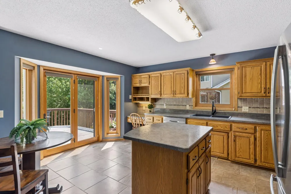 314 Wedgewood Drive Mahtomedi, MN 55115