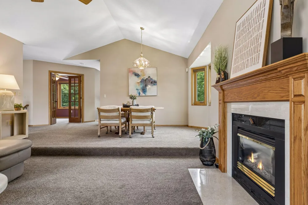 314 Wedgewood Drive Mahtomedi, MN 55115