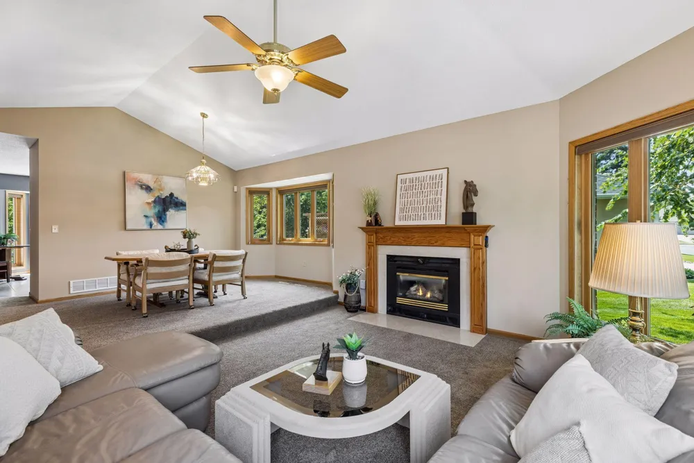 314 Wedgewood Drive Mahtomedi, MN 55115
