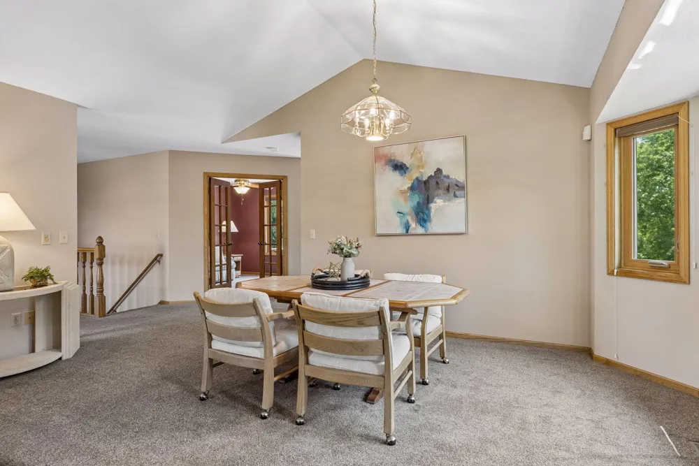 314 Wedgewood Drive Mahtomedi, MN 55115