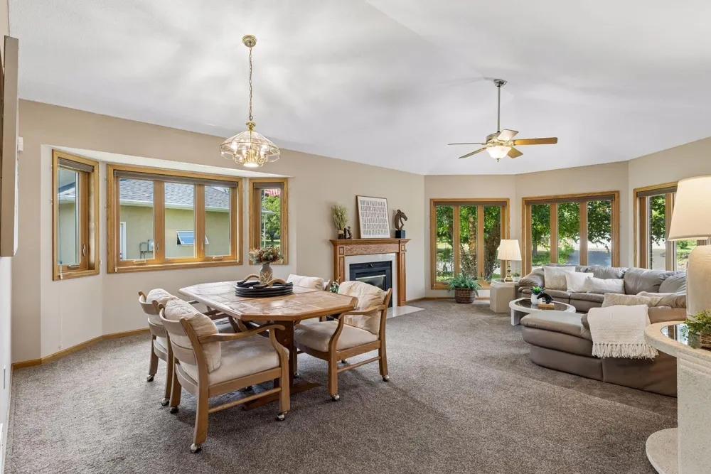 314 Wedgewood Drive Mahtomedi, MN 55115