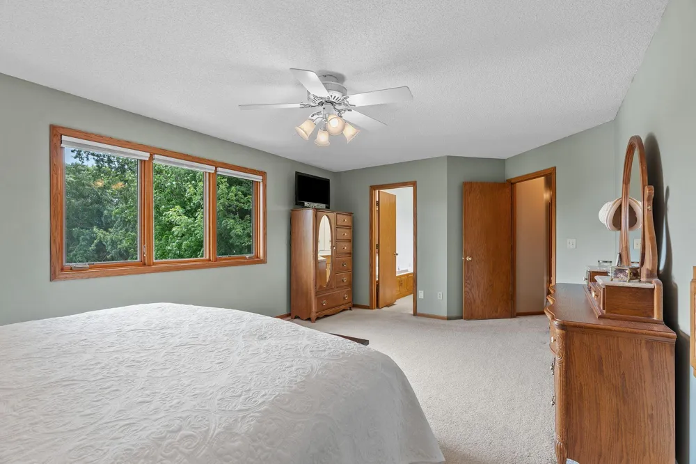 6427 Deerwood Lane Lino Lakes, MN 55014