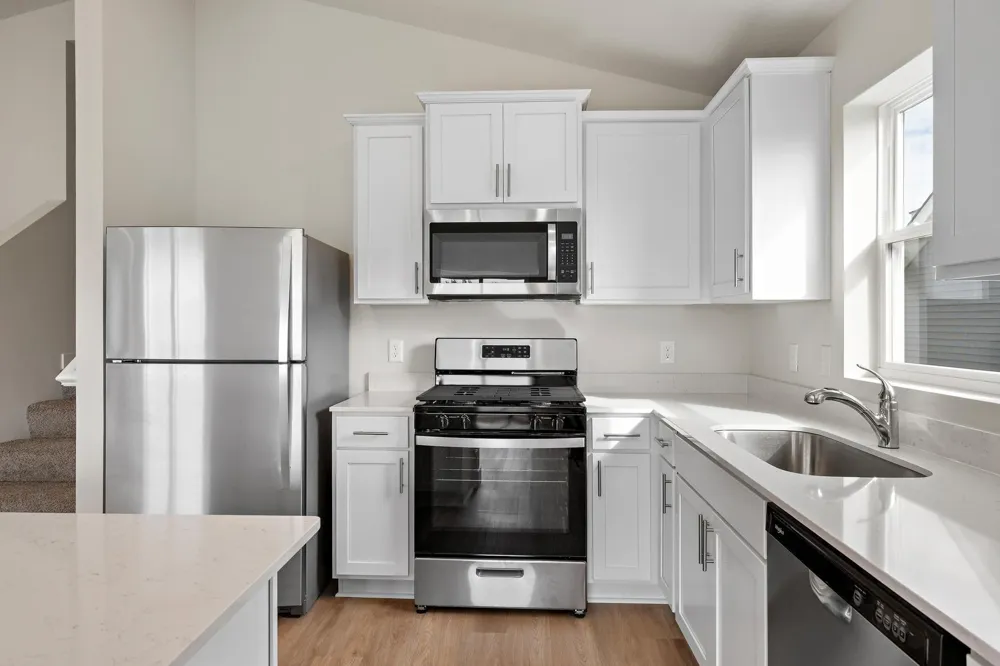 607 Redwood Loop Cambridge, MN 55008