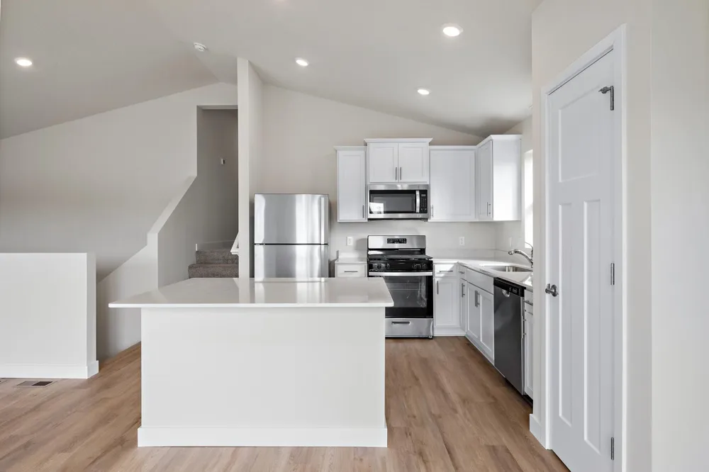 607 Redwood Loop Cambridge, MN 55008