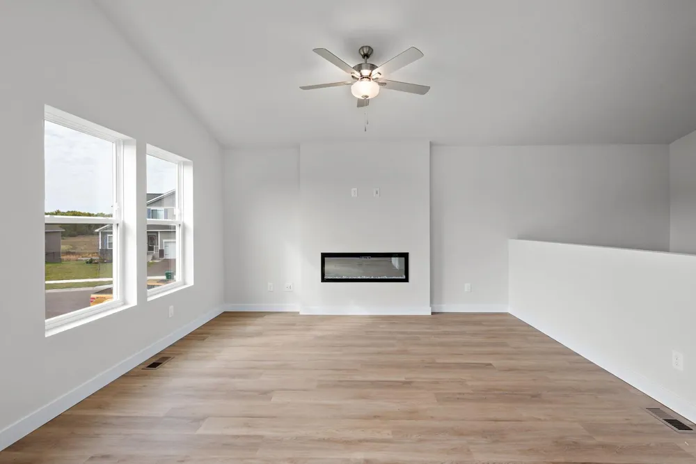 607 Redwood Loop Cambridge, MN 55008