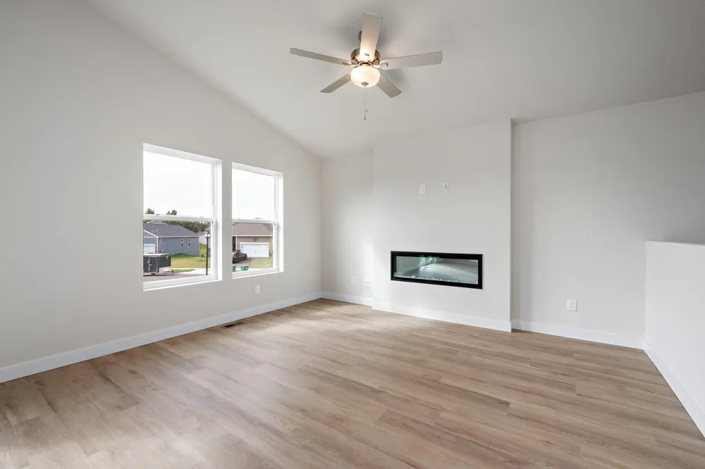 607 Redwood Loop Cambridge, MN 55008