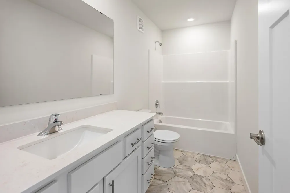 607 Redwood Loop Cambridge, MN 55008