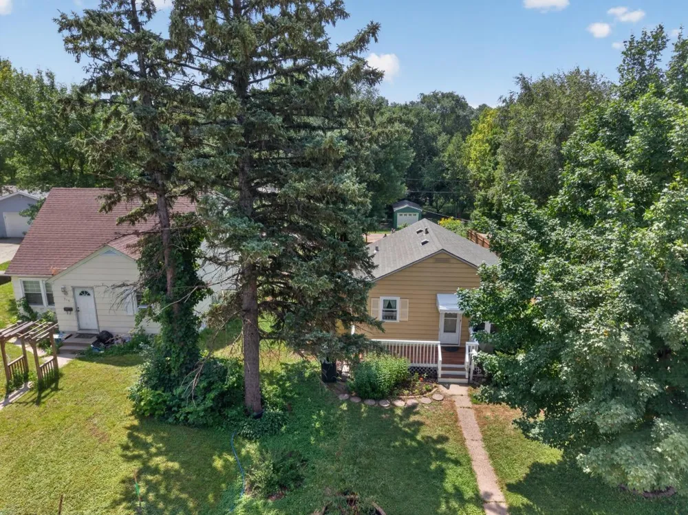 319 W Douglas Avenue Fergus Falls, MN 56537