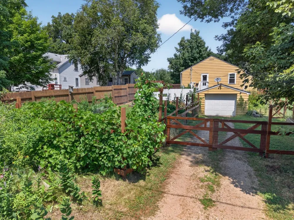 319 W Douglas Avenue Fergus Falls, MN 56537