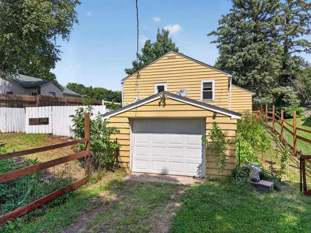 319 W Douglas Avenue Fergus Falls, MN 56537