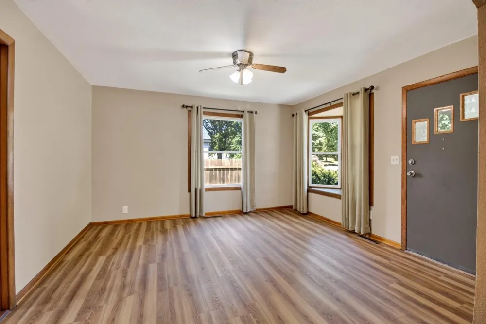 319 W Douglas Avenue Fergus Falls, MN 56537