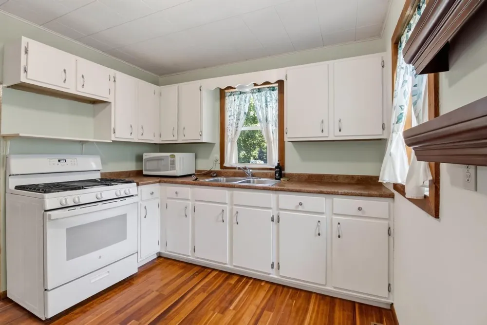 319 W Douglas Avenue Fergus Falls, MN 56537
