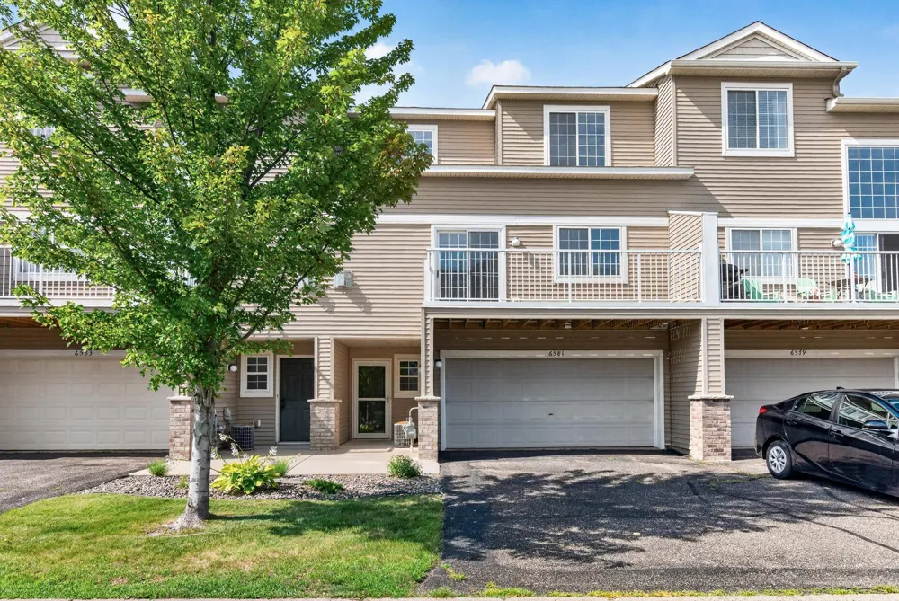 6581 Olive Lane Maple Grove, MN 55311