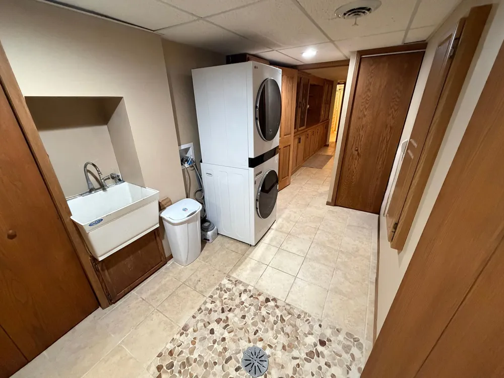 990 Blackoak Road Eau Claire, WI 54701