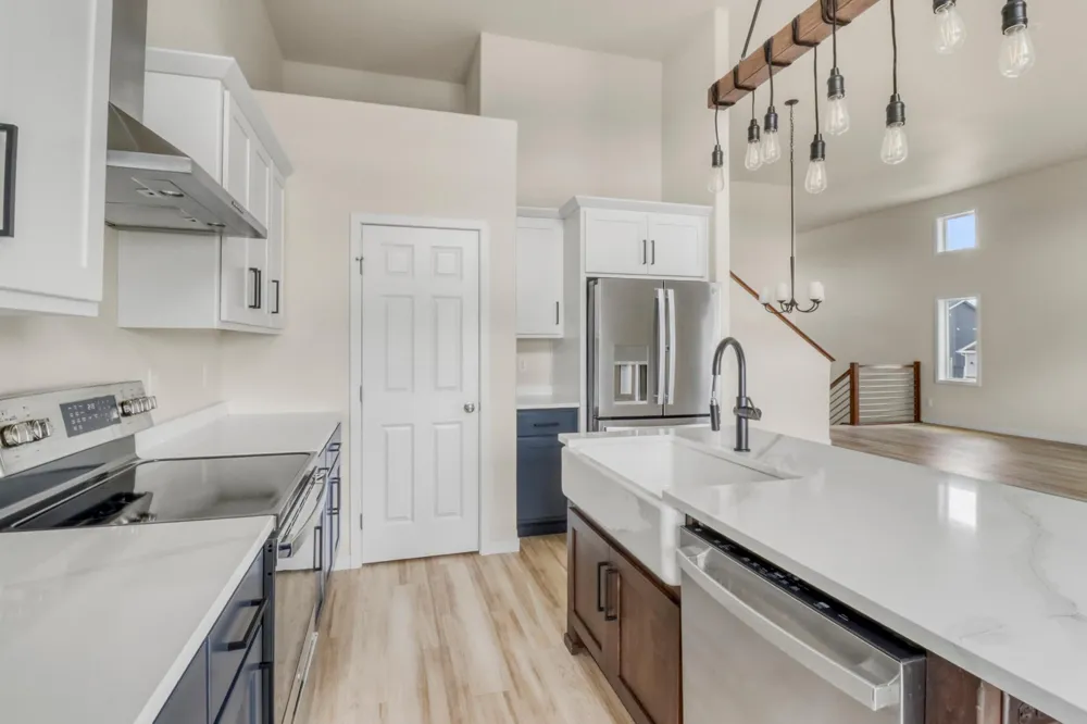 1154 60th Avenue W West Fargo, ND 58078